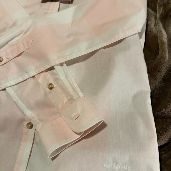 Women’s long sleeve Patagonia button up shirt - Picture 4 of 6